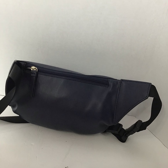 DKNY Tilley Logo Fanny Pack - Picture 3 of 3